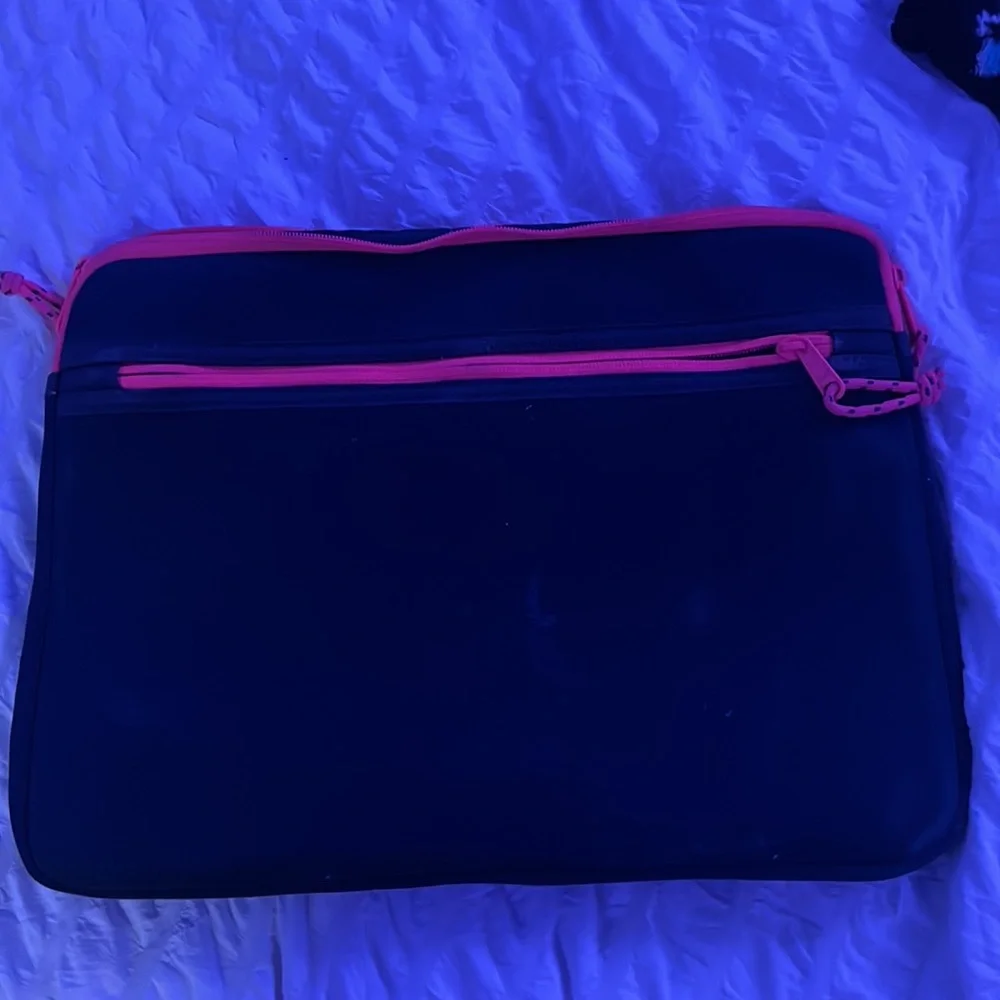 vineyard vines computer case